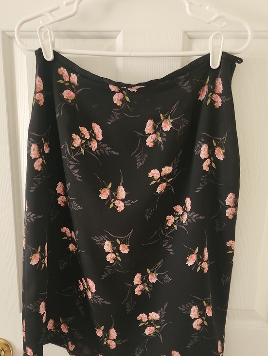 Liz Claiborne Dresses & Skirts - Liz Claiborne Black Boho Skirt with Pink Floral Print